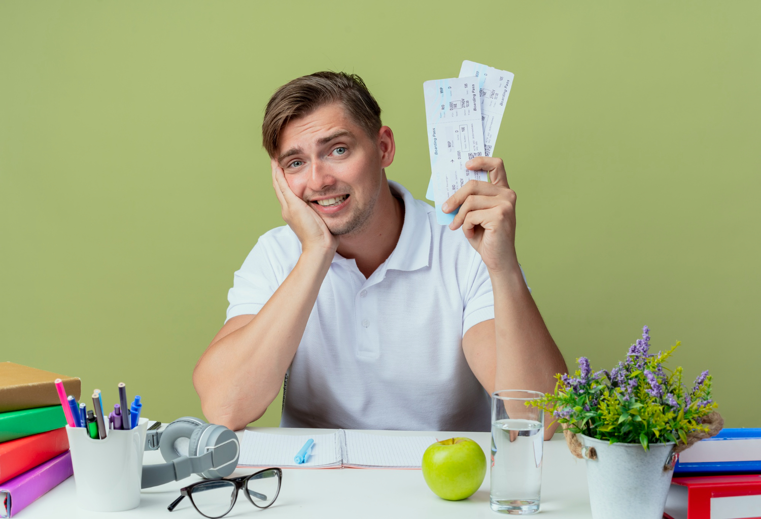 How Can a Student with No Annual Income Apply for a Personal Loan with a Low APR?